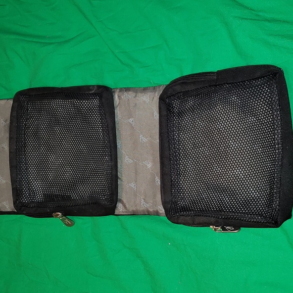 Travelers Club Mens Travel Bathroom Bag with Door Hook - Picture 5 of 6